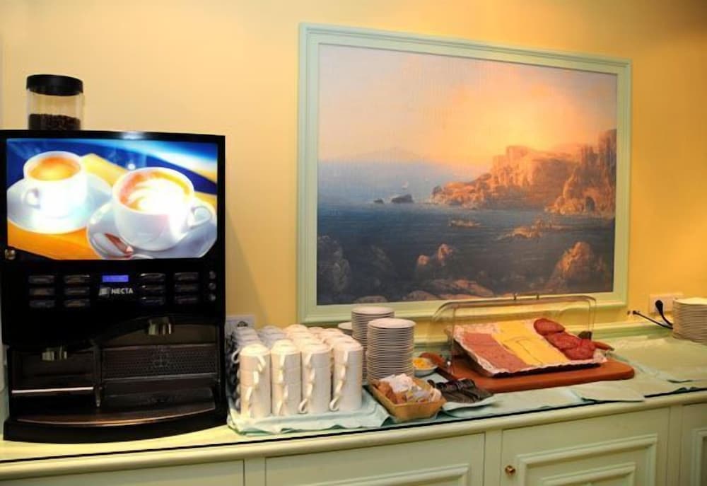 Hotel Astoria Sorrento — Restaurant & bars in Sorrento, Campania