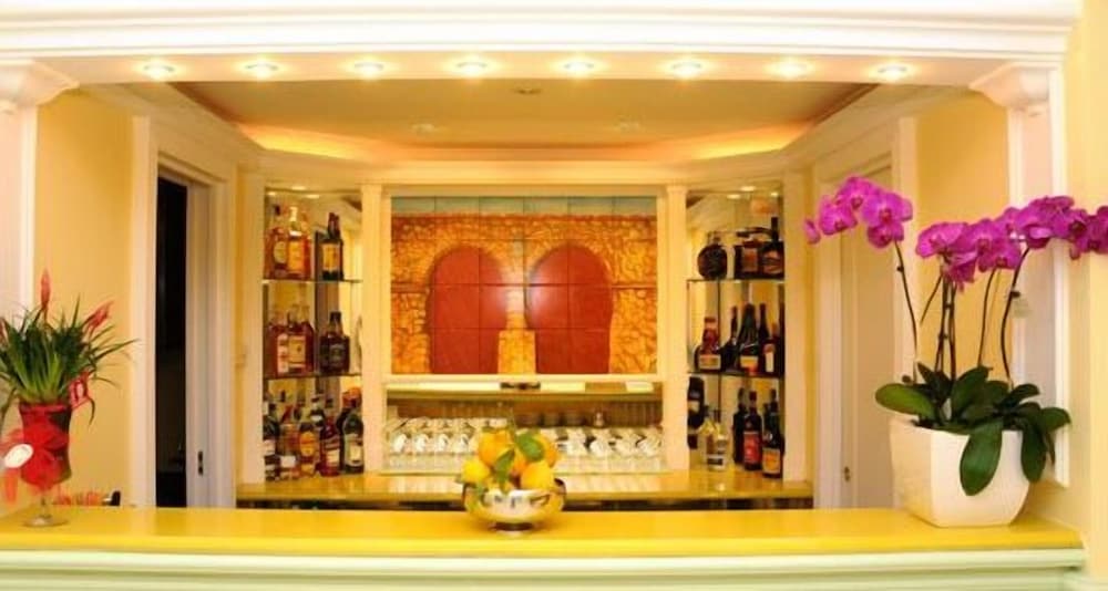 Hotel Astoria Sorrento — Restaurant & bars in Sorrento, Campania