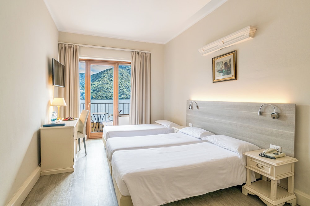 Hotel Bazzoni et du Lac — Hotel rooms in Tremezzo, Lombardy
