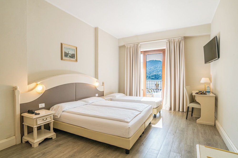 Hotel Bazzoni et du Lac — Hotel rooms in Tremezzo, Lombardy