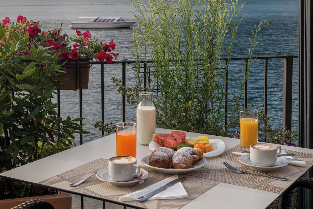 Hotel Bazzoni et du Lac — Restaurant & bars in Tremezzo, Lombardy