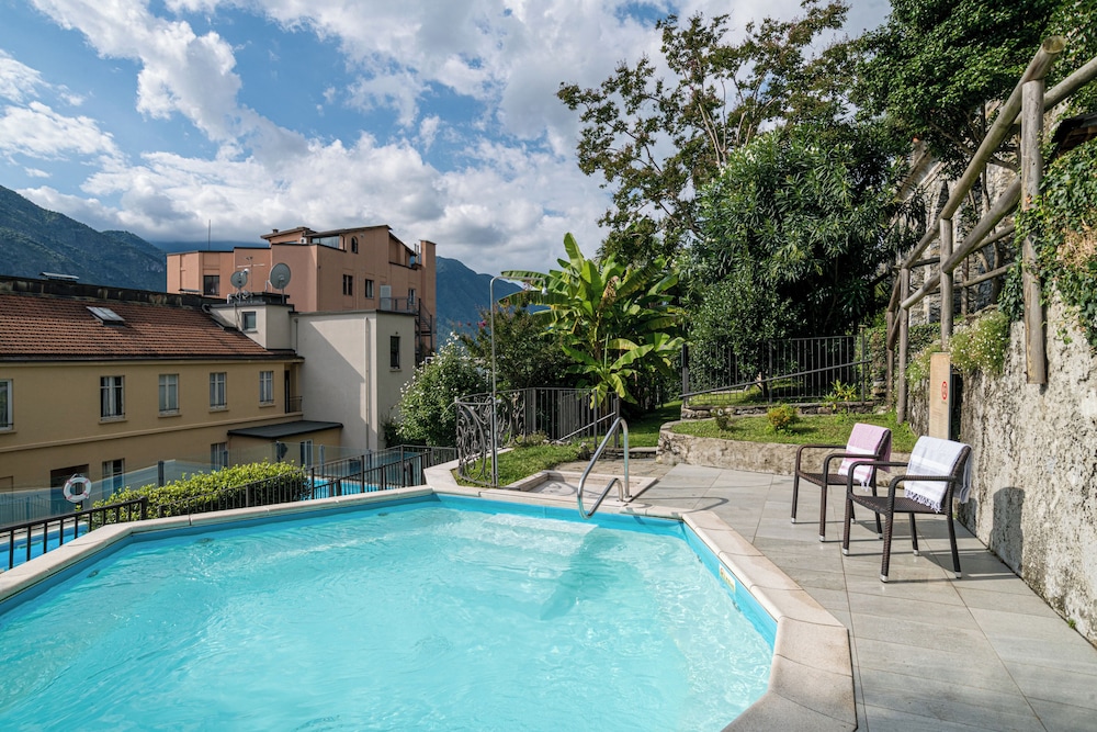 Hotel Bazzoni et du Lac — Swimming pool in Tremezzo, Lombardy