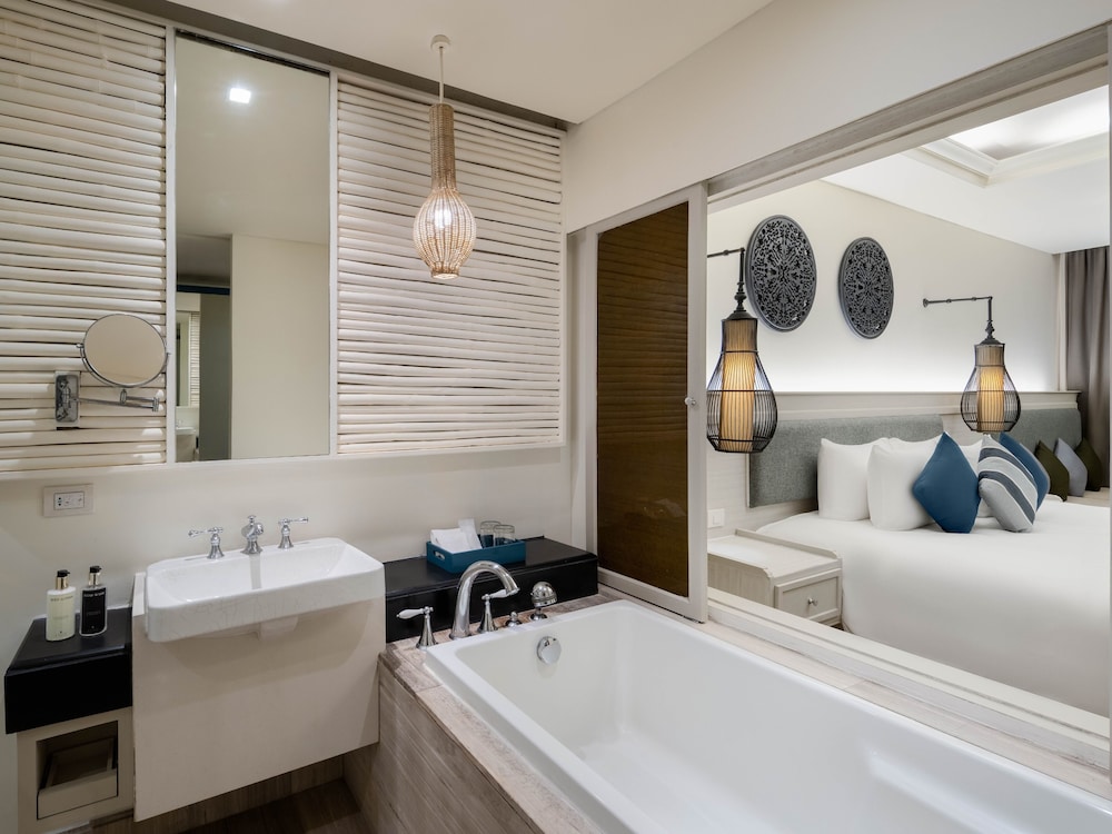 Natai Beach Resort — Hotel rooms in Khok Klo, Phang Nga