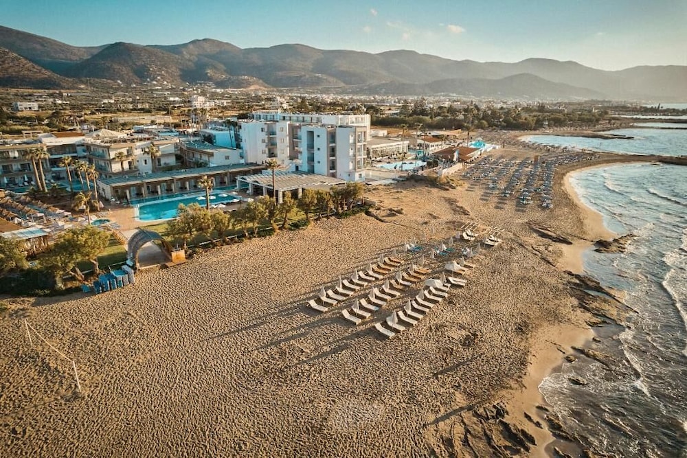 Malia Bay Beach Hotel & Bungalows — Beach in Malia