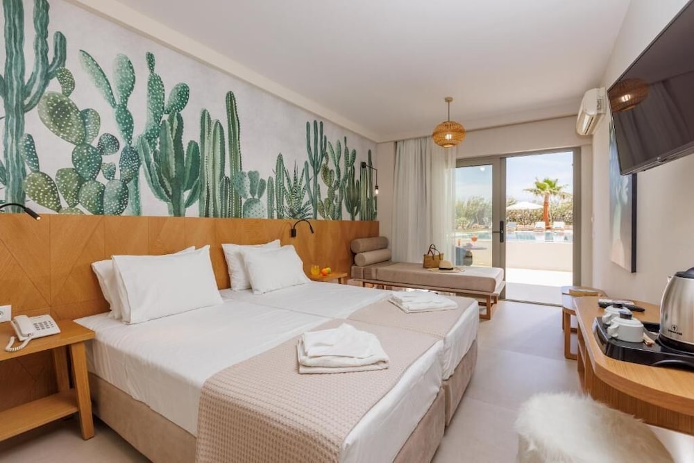 Malia Bay Beach Hotel & Bungalows — Hotel rooms in Malia