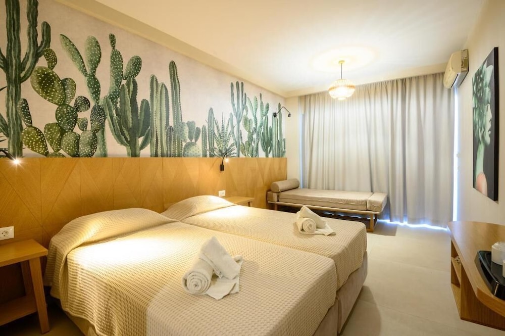 Malia Bay Beach Hotel & Bungalows — Hotel rooms in Malia