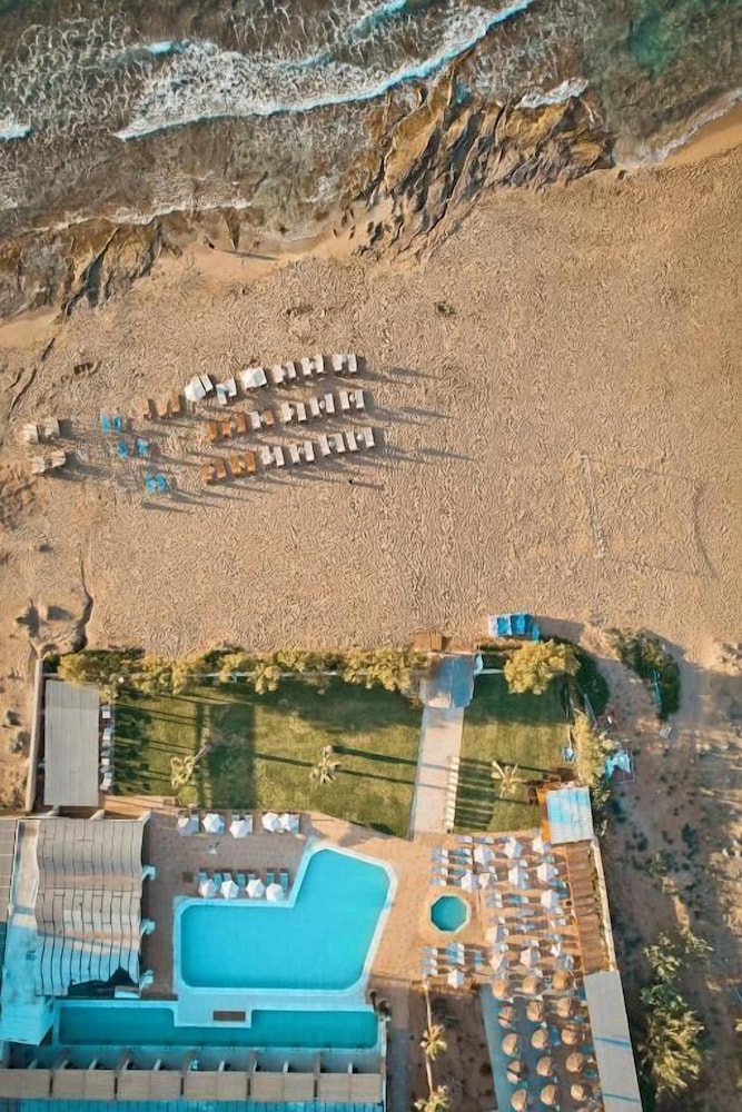 Malia Bay Beach Hotel & Bungalows — Beach in Malia