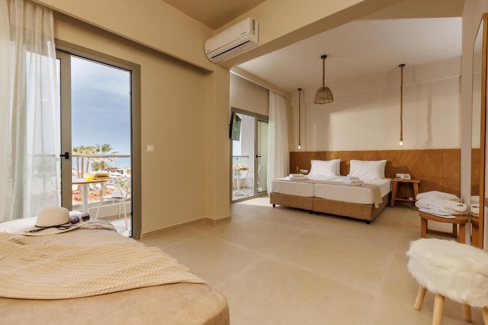 Malia Bay Beach Hotel & Bungalows — Hotel rooms in Malia