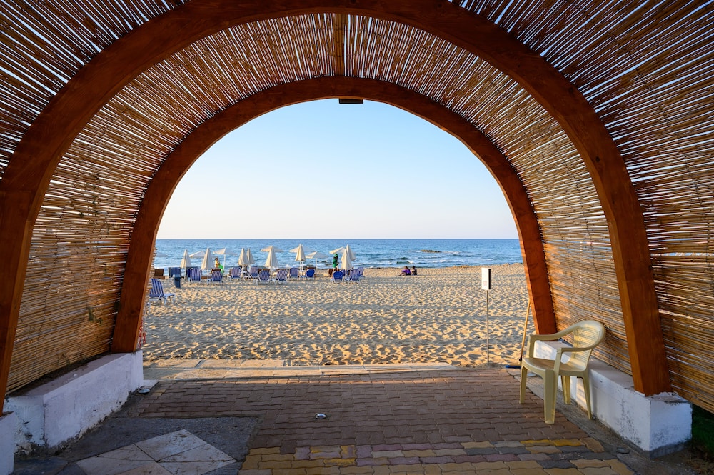Malia Bay Beach Hotel & Bungalows — Beach in Malia