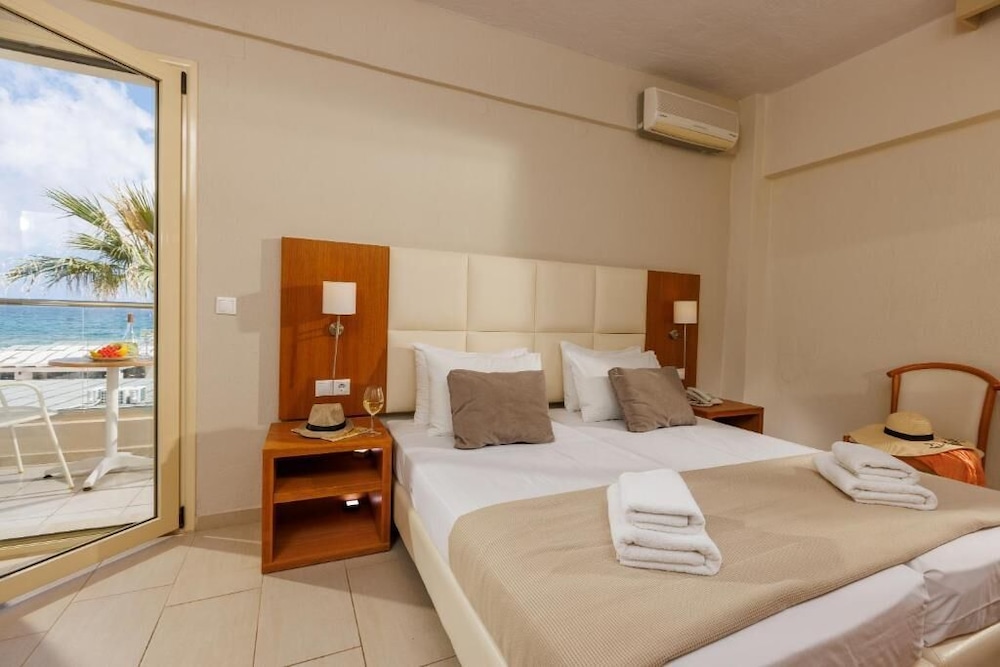 Malia Bay Beach Hotel & Bungalows — Hotel rooms in Malia