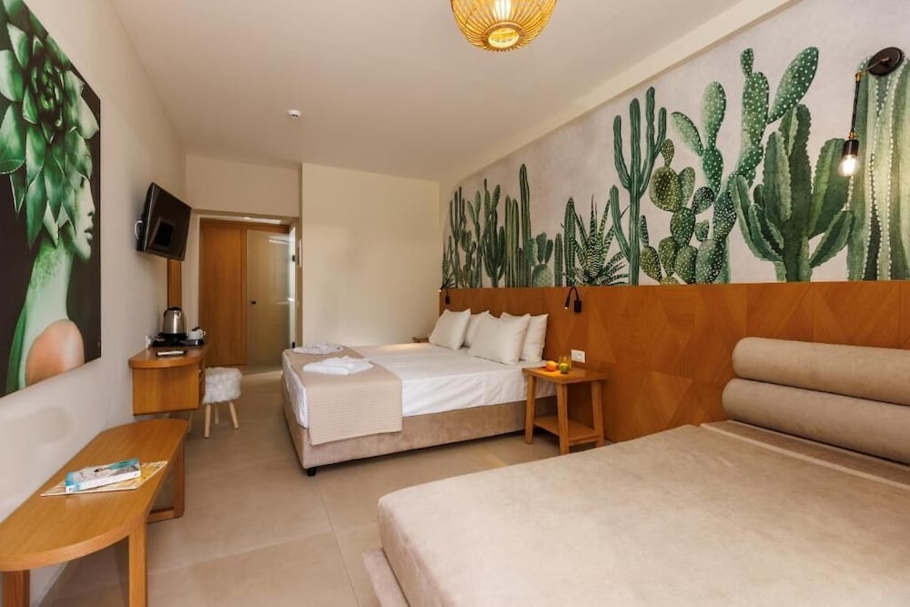 Malia Bay Beach Hotel & Bungalows — Hotel rooms in Malia