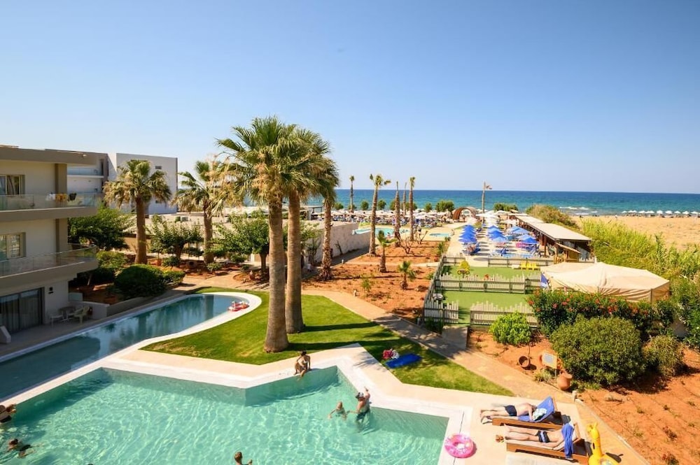 Malia Bay Beach Hotel & Bungalows — Beach in Malia