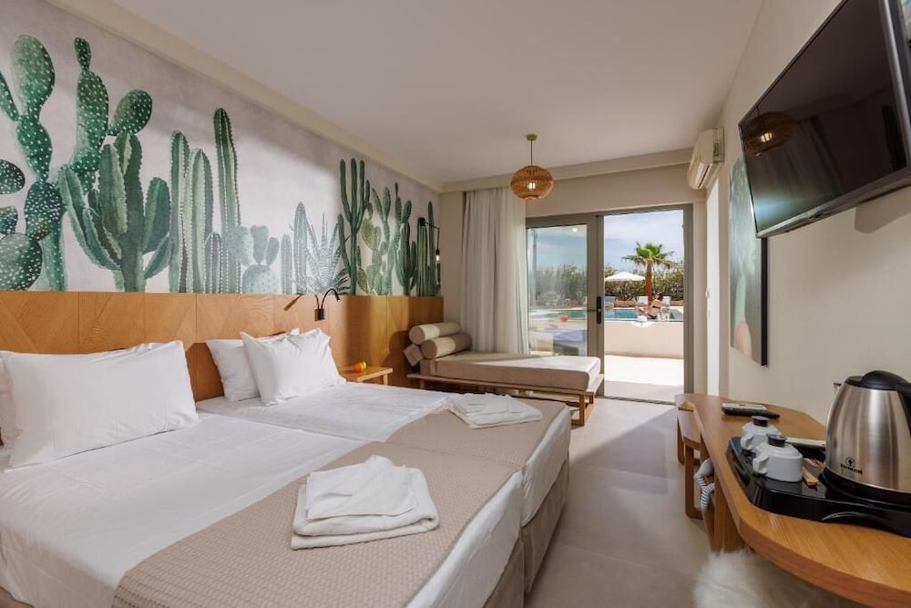 Malia Bay Beach Hotel & Bungalows — Hotel rooms in Malia