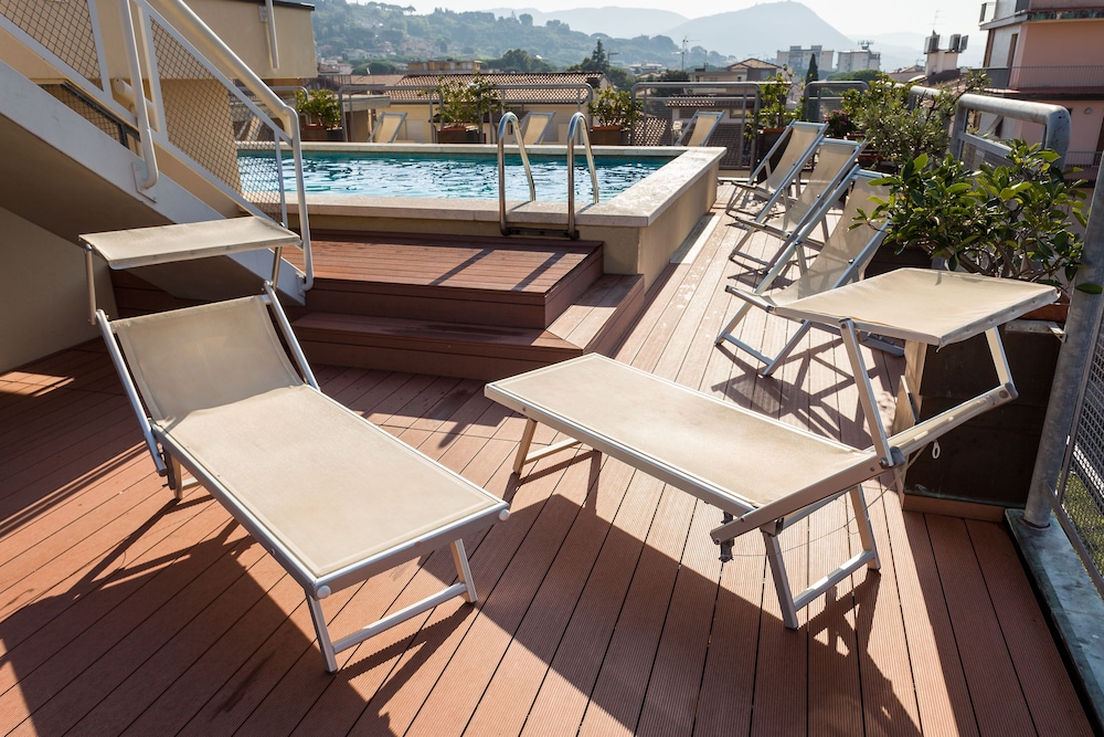 Hotel Da Vinci — Swimming pool in Montecatini Terme, Tuscany