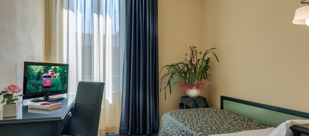Hotel Da Vinci — Hotel rooms in Montecatini Terme, Tuscany