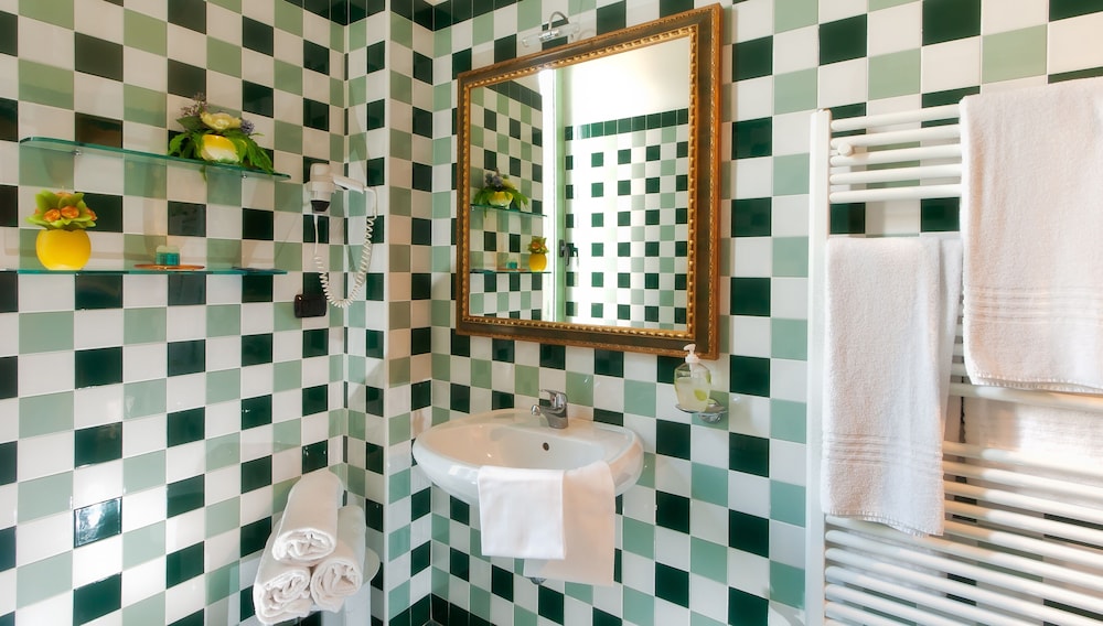Hotel Da Vinci — Hotel rooms in Montecatini Terme, Tuscany