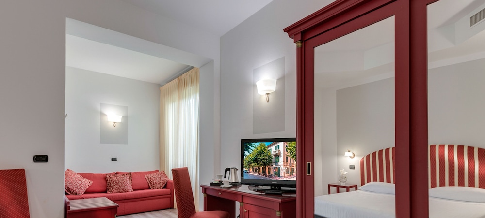 Hotel Da Vinci — Hotel rooms in Montecatini Terme, Tuscany