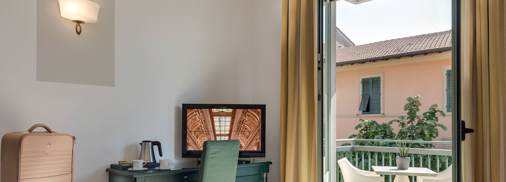 Hotel Da Vinci — Hotel rooms in Montecatini Terme, Tuscany