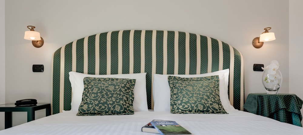 Hotel Da Vinci — Hotel rooms in Montecatini Terme, Tuscany