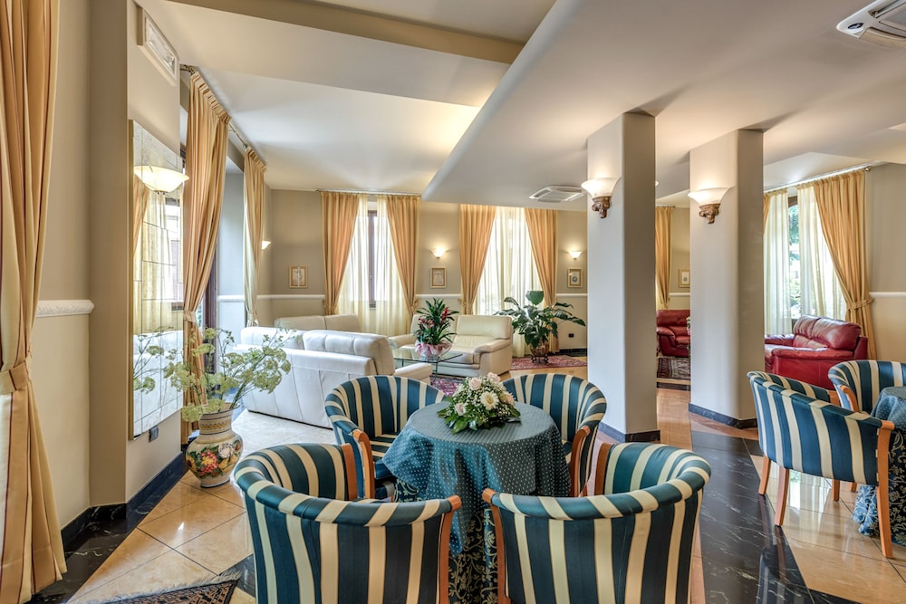 Hotel Da Vinci — Hotel rooms in Montecatini Terme, Tuscany