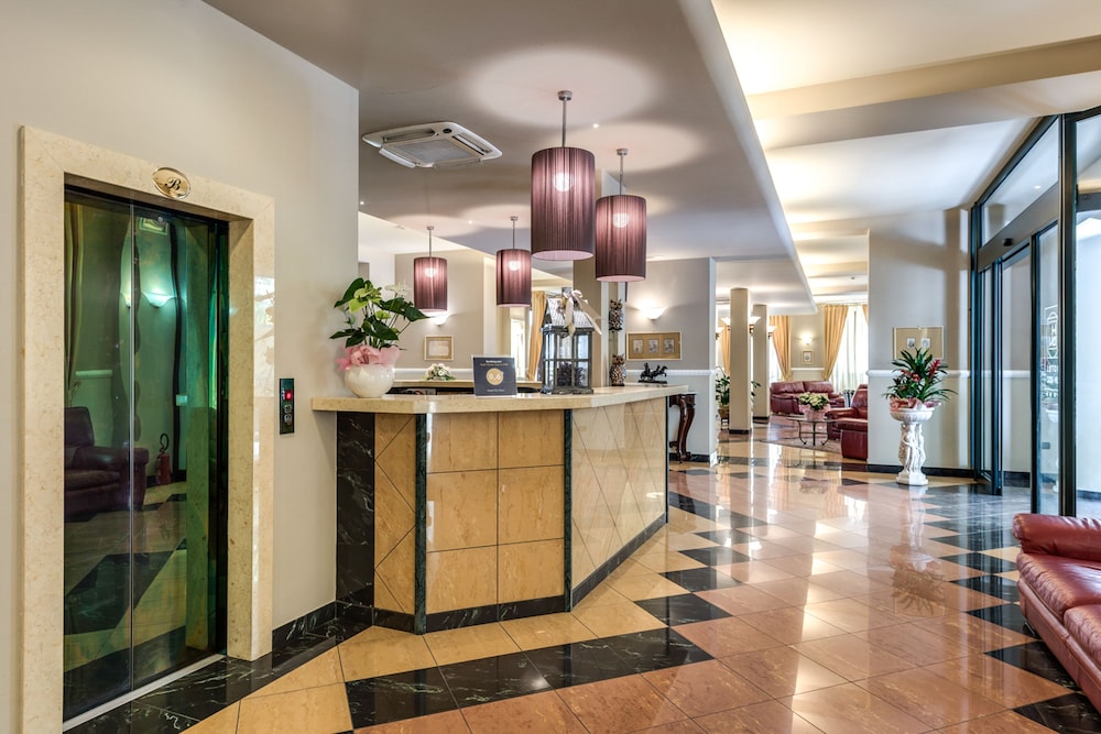 Hotel Da Vinci — Hotel building in Montecatini Terme, Tuscany