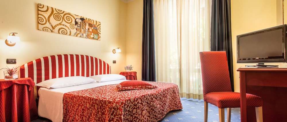 Hotel Da Vinci — Hotel rooms in Montecatini Terme, Tuscany