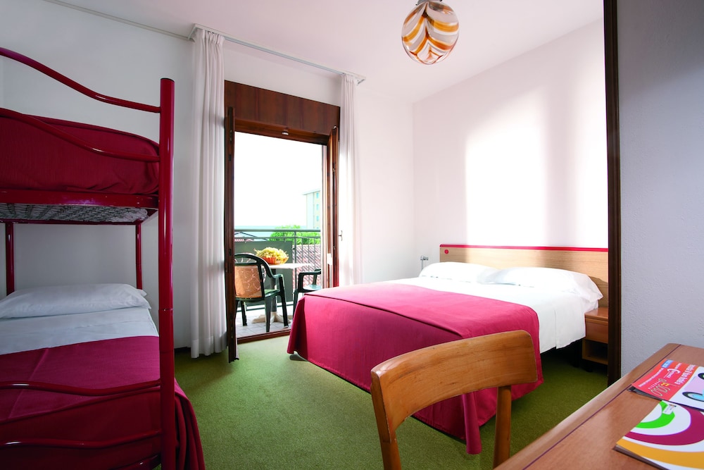 Hotel Diana — Hotel rooms in Jesolo, Veneto