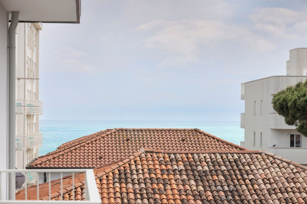 Hotel Diana — Hotel building in Jesolo, Veneto