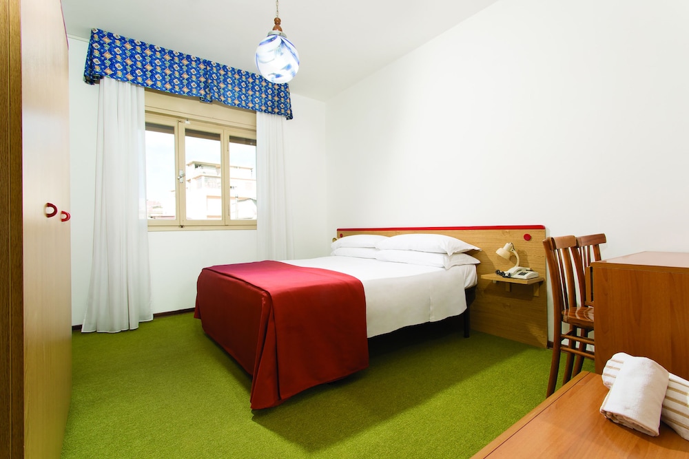 Hotel Diana — Hotel rooms in Jesolo, Veneto
