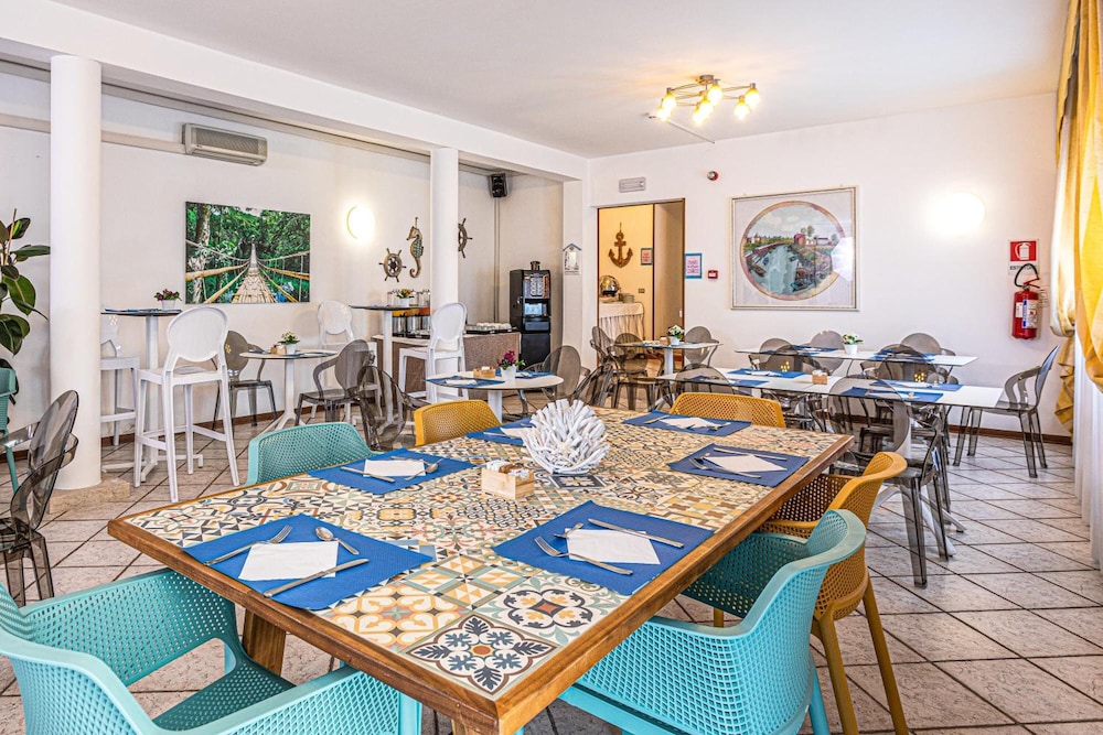 Hotel Diana — Restaurant & bars in Jesolo, Veneto