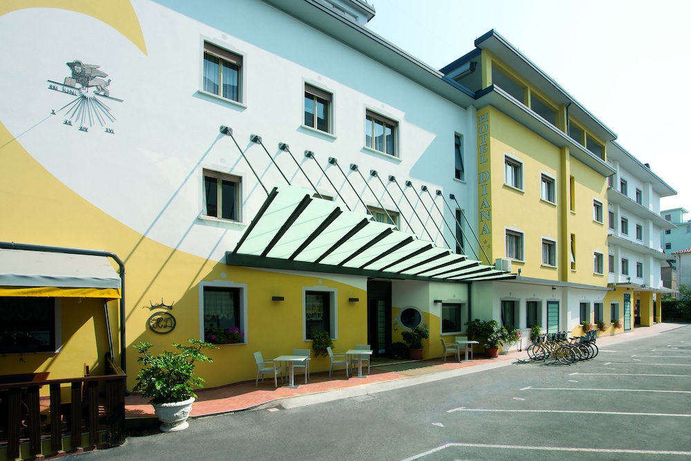 Hotel Diana — Hotel building in Jesolo, Veneto