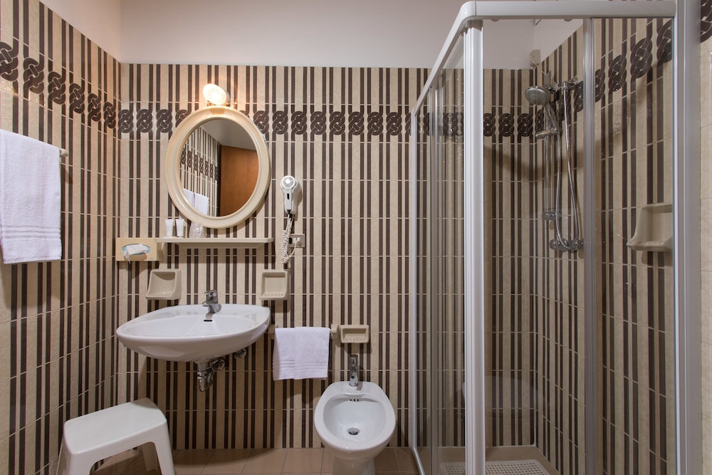 Hotel Diana — Hotel rooms in Jesolo, Veneto
