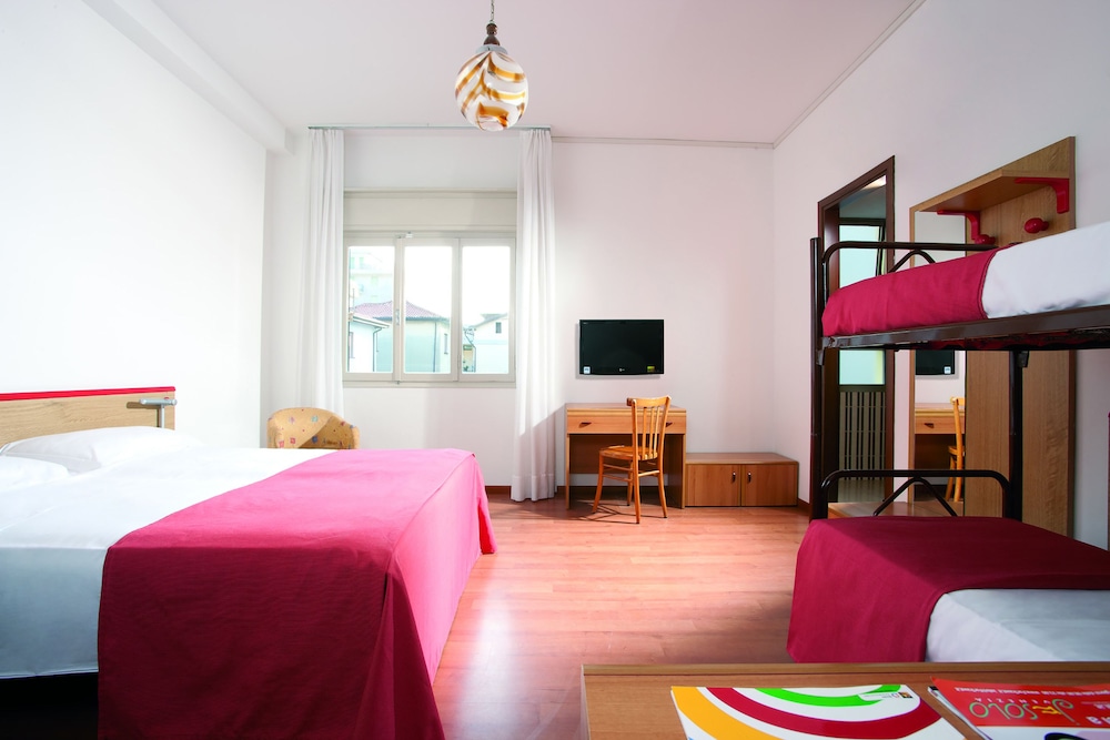 Hotel Diana — Hotel rooms in Jesolo, Veneto