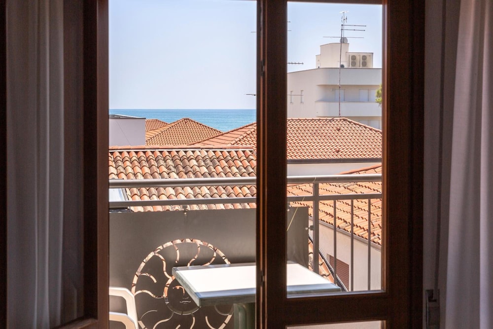 Hotel Diana — Hotel rooms in Jesolo, Veneto