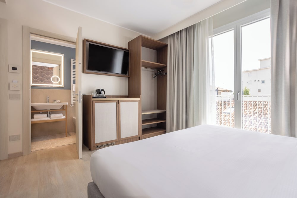 Hotel Diana — Hotel rooms in Jesolo, Veneto