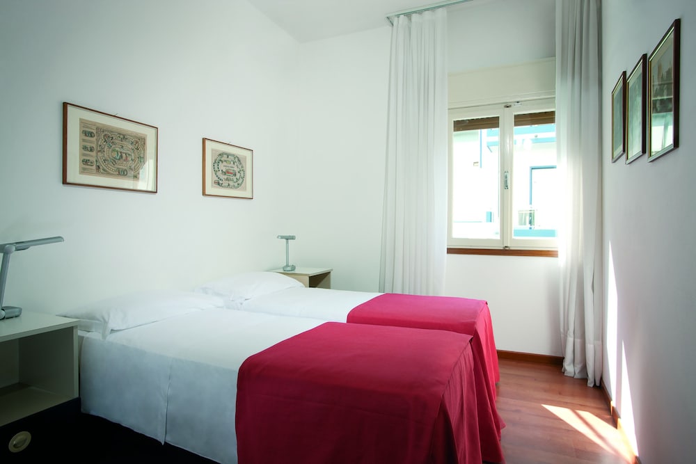 Hotel Diana — Hotel rooms in Jesolo, Veneto