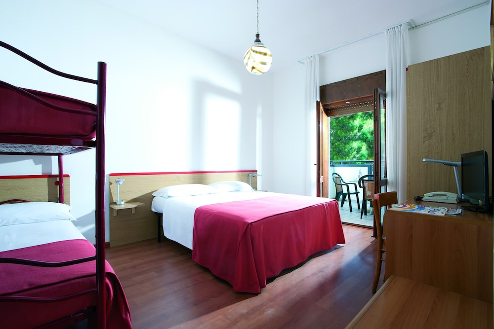 Hotel Diana — Hotel rooms in Jesolo, Veneto