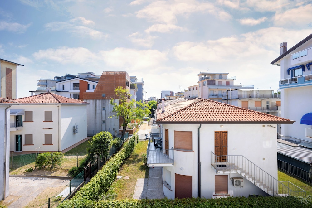 Hotel Diana — Hotel building in Jesolo, Veneto