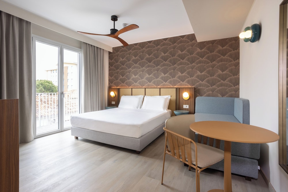 Hotel Diana — Hotel rooms in Jesolo, Veneto