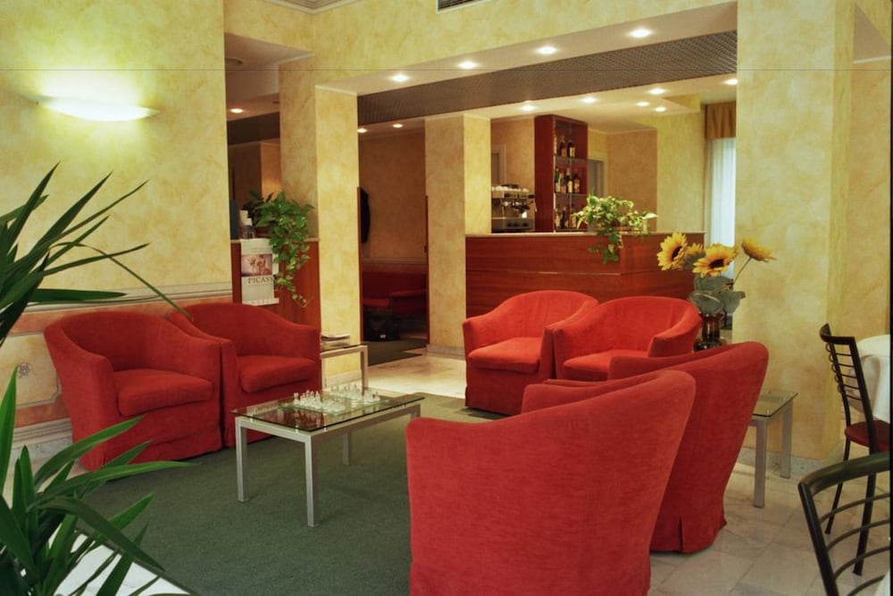 Hotel Engadina — Restaurant & bars in Como, Lombardy
