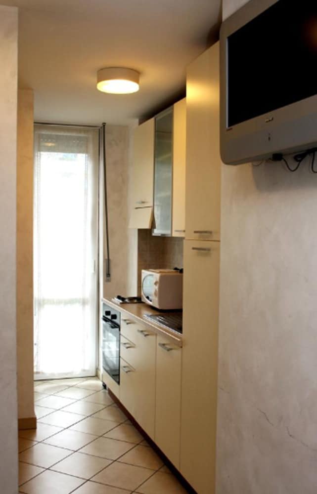 Hotel Engadina — Hotel rooms in Como, Lombardy