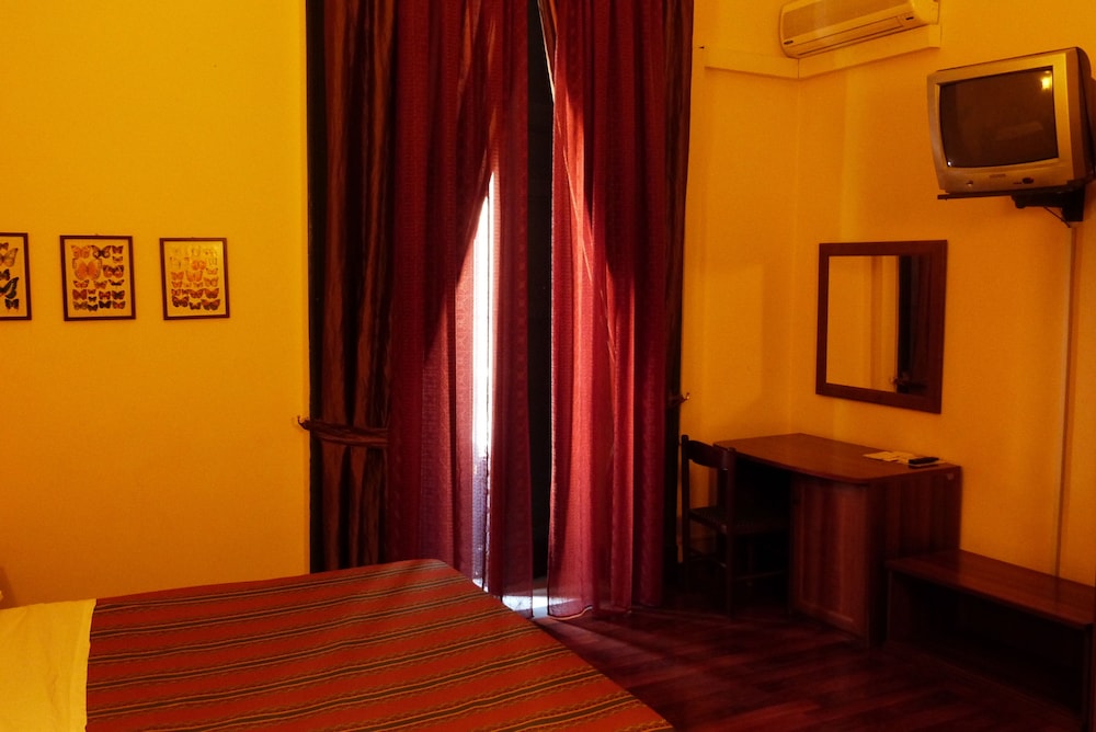 Hotel Etnea 316 — Hotel rooms in Catania, Sicily