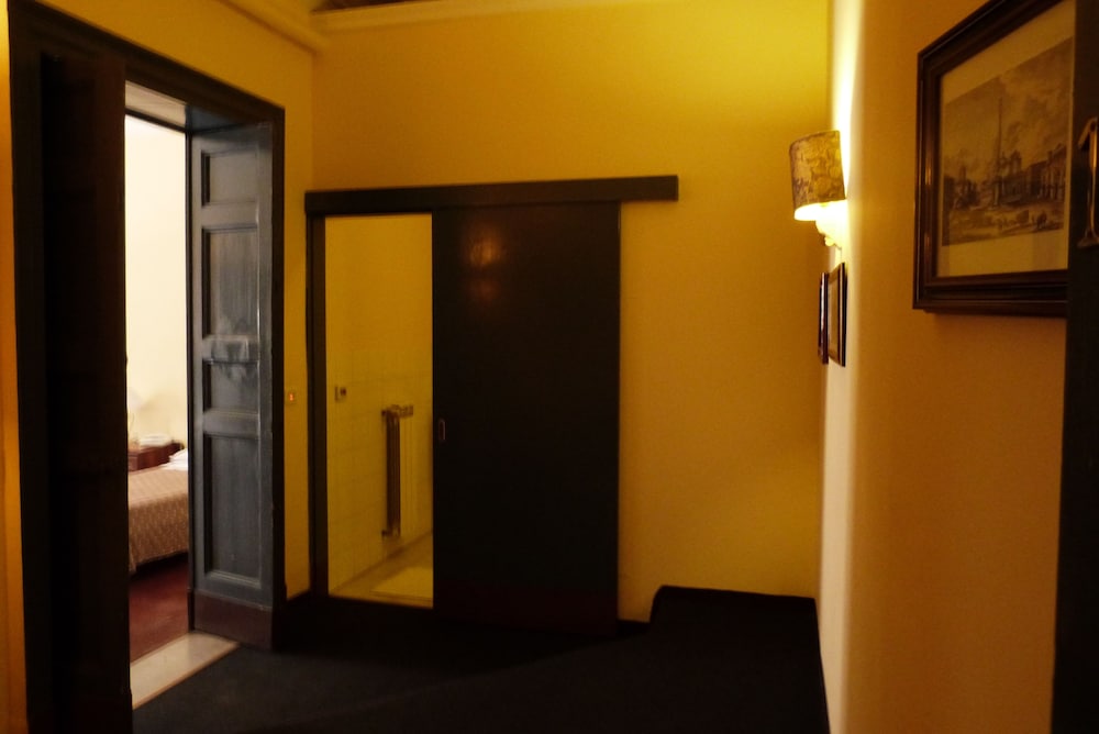 Hotel Etnea 316 — Hotel rooms in Catania, Sicily