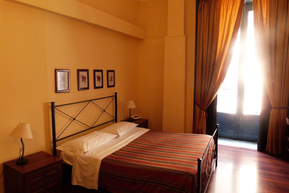 Hotel Etnea 316 — Hotel rooms in Catania, Sicily
