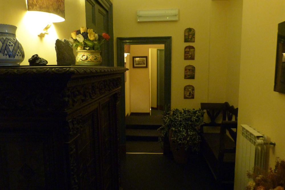 Hotel Etnea 316 — Hotel building in Catania, Sicily