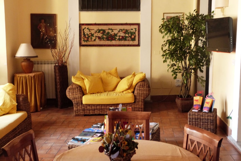 Hotel Etnea 316 — Hotel rooms in Catania, Sicily