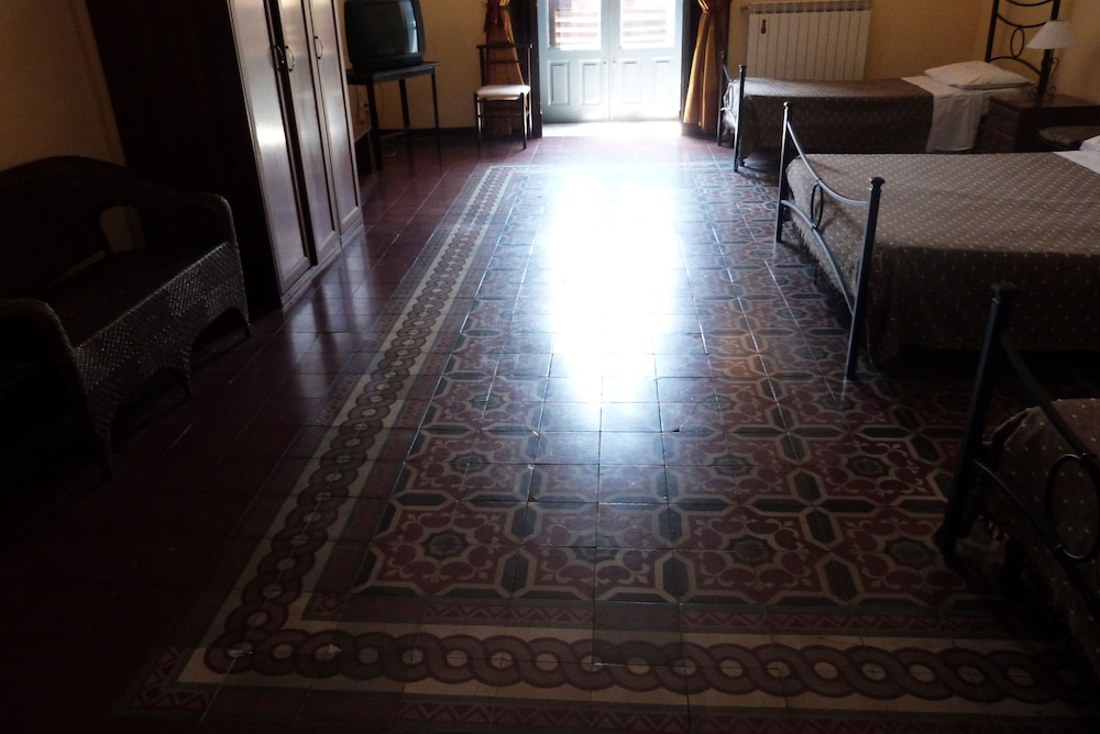 Hotel Etnea 316 — Hotel rooms in Catania, Sicily