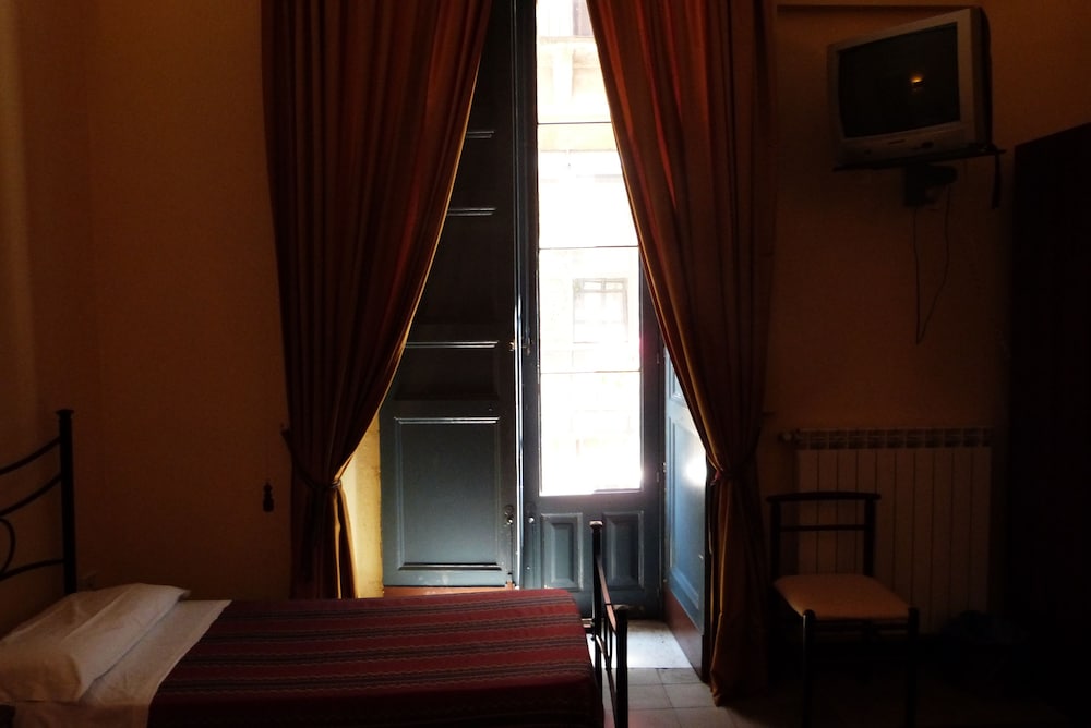 Hotel Etnea 316 — Hotel rooms in Catania, Sicily