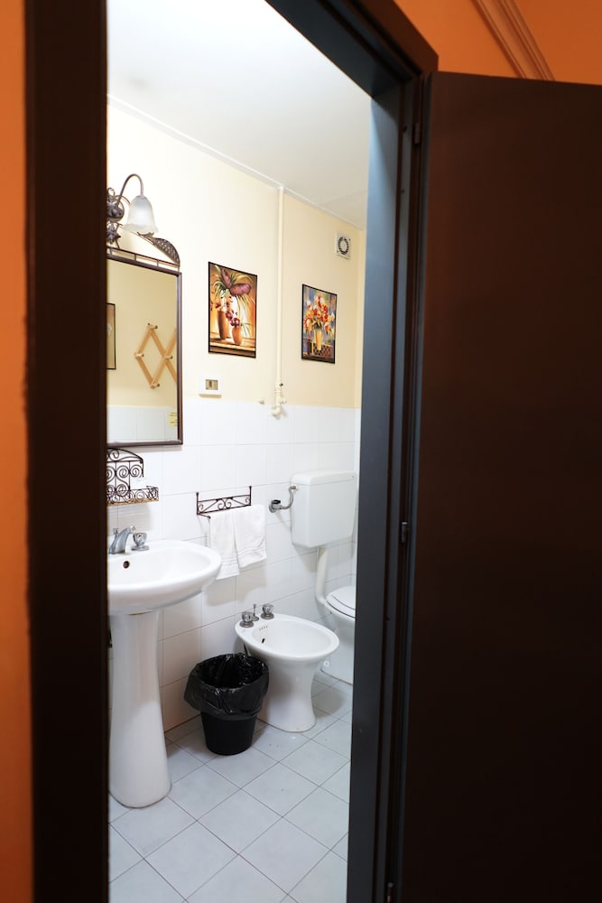 Hotel Etnea 316 — Hotel rooms in Catania, Sicily