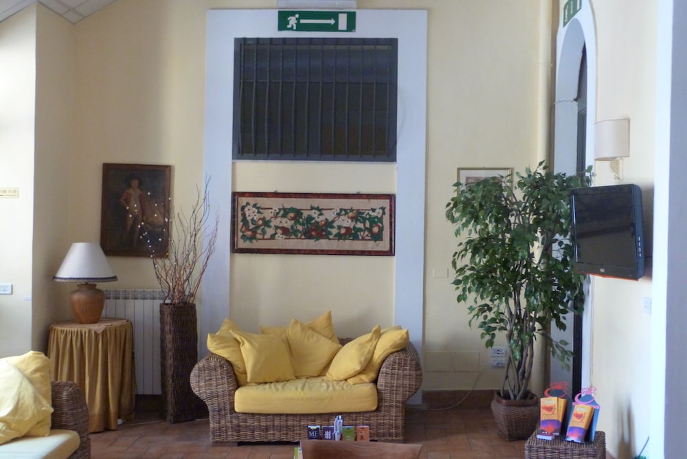 Hotel Etnea 316 — Hotel building in Catania, Sicily